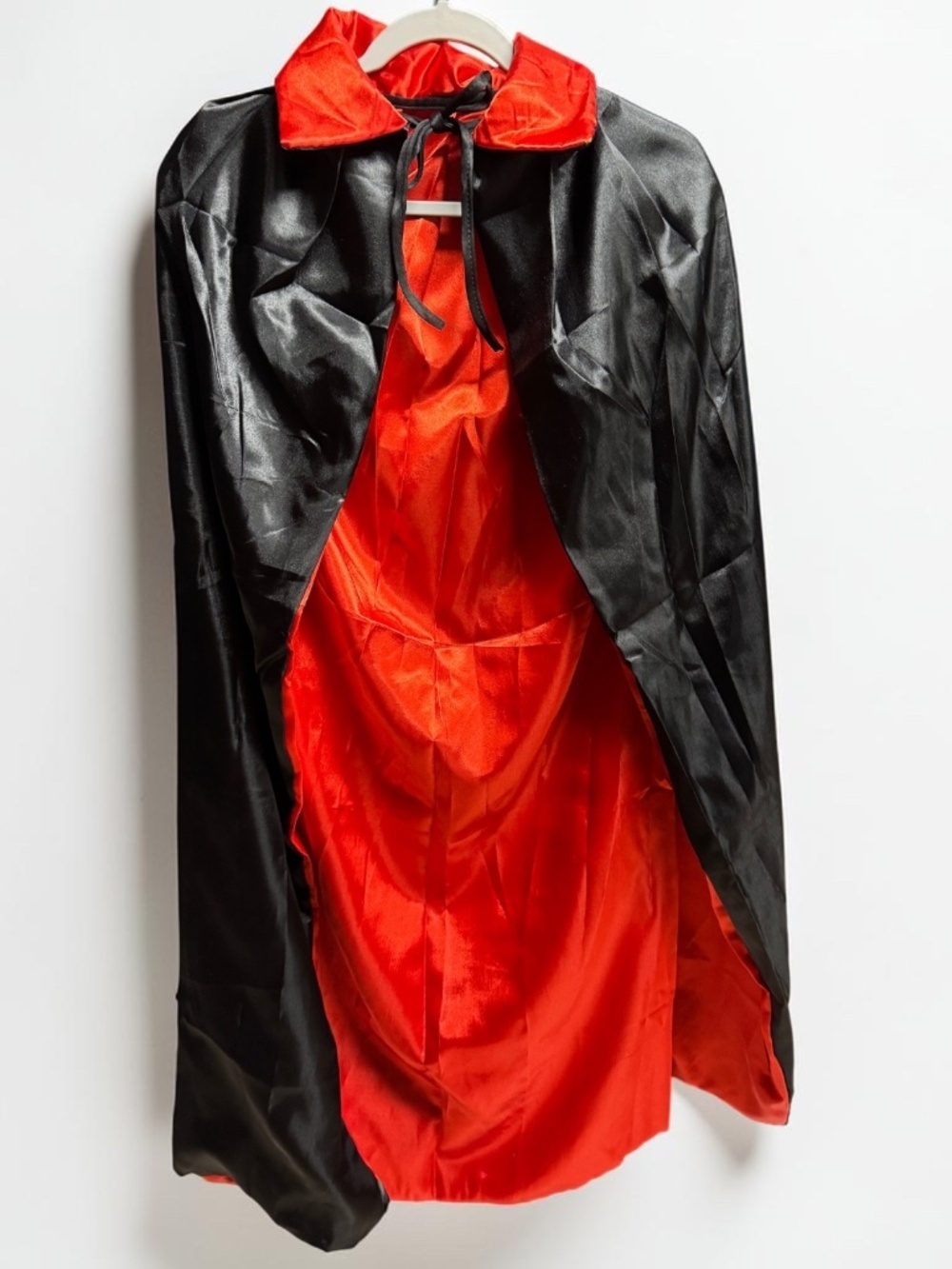 Vampire Cape Black Red Satin Cloak 48” Halloween Costume NWT - Picture 2 of 10